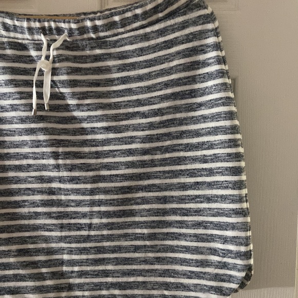 Akini stripped jersey like mini skirt size Large - Picture 3 of 8